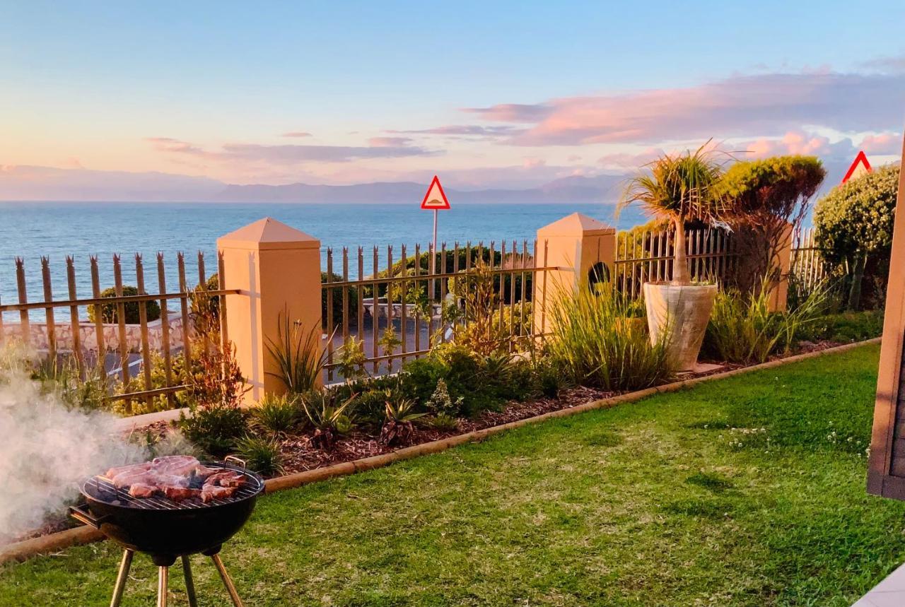 Sage At Whale Cove - Sea Facing Apartment De Kelders Exterior photo